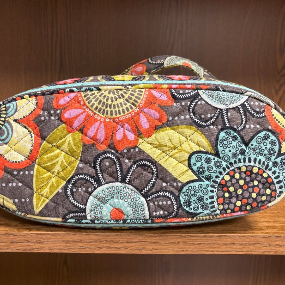 Vera Bradley Quilted Shoulder Bag. Older Pattern, Excellent Condition - Picture 4 of 9